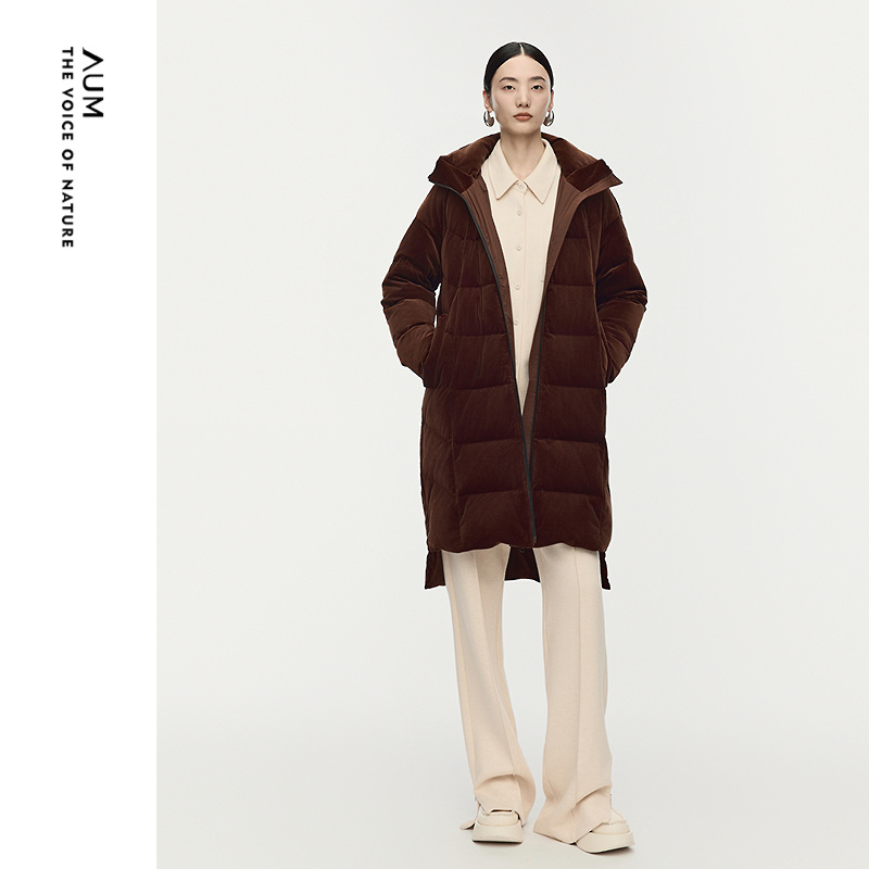 【商场同款】AUM噢姆2025年冬季新款灯芯绒休闲连帽中长款羽绒服