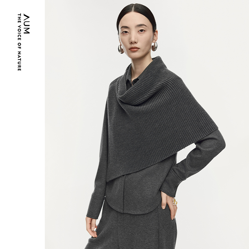 【灵感搭配】AUM噢姆2025年冬季新款精纺羊毛针织高领开衩披肩女