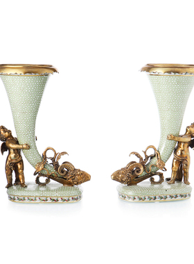 蒂高美居欧式风陶瓷镶铜号角摆件