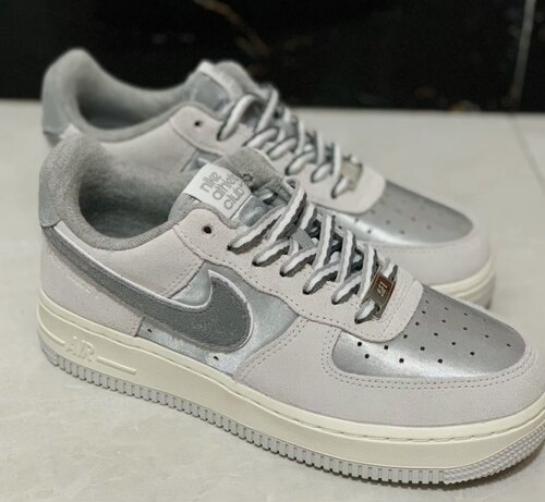 耐克Nike Air Force 1 07 LX浅烟灰女子低帮板鞋DQ5079-001