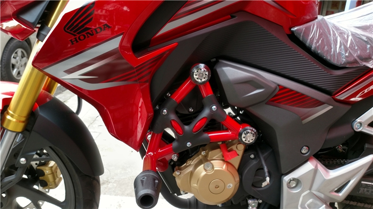 适用于暴锋眼cb190r加罩版保险杠