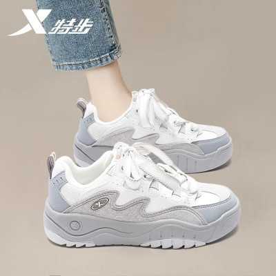 特步女鞋板鞋女秋冬新款华夫鞋潮流时尚厚底老爹鞋女轻便休闲鞋子