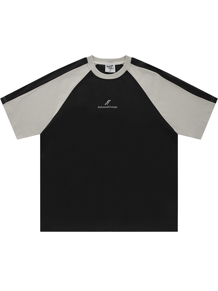 FROM MARS IS A LOOSE AMERICAN RAGLAN A SHORT-SLEEVED SHORT-SLEEVED T-SHIRT A CONTRAST LETTER