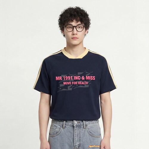 灰粉字母V领短袖T恤字母印花