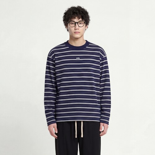 淡雅色调条纹宽松圆领长袖T恤