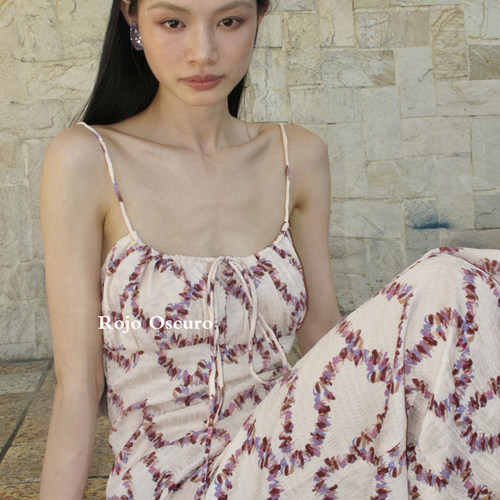 RojoOscuro低胸性感碎花吊带裙