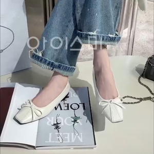 爱诗薇女鞋2026春季款温柔仙女风蝴蝶结方头芭蕾舞鞋复古平底单鞋