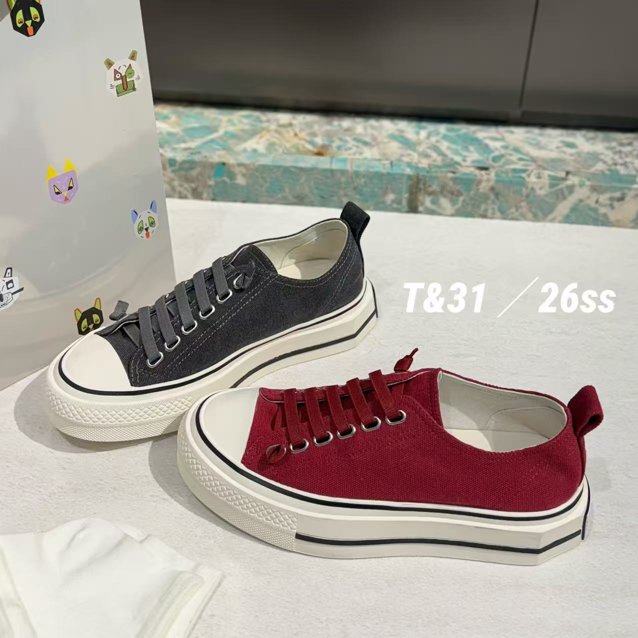 T31女鞋2026春节新款圆头帆布鞋百搭平底一脚蹬懒人穿搭运动板鞋