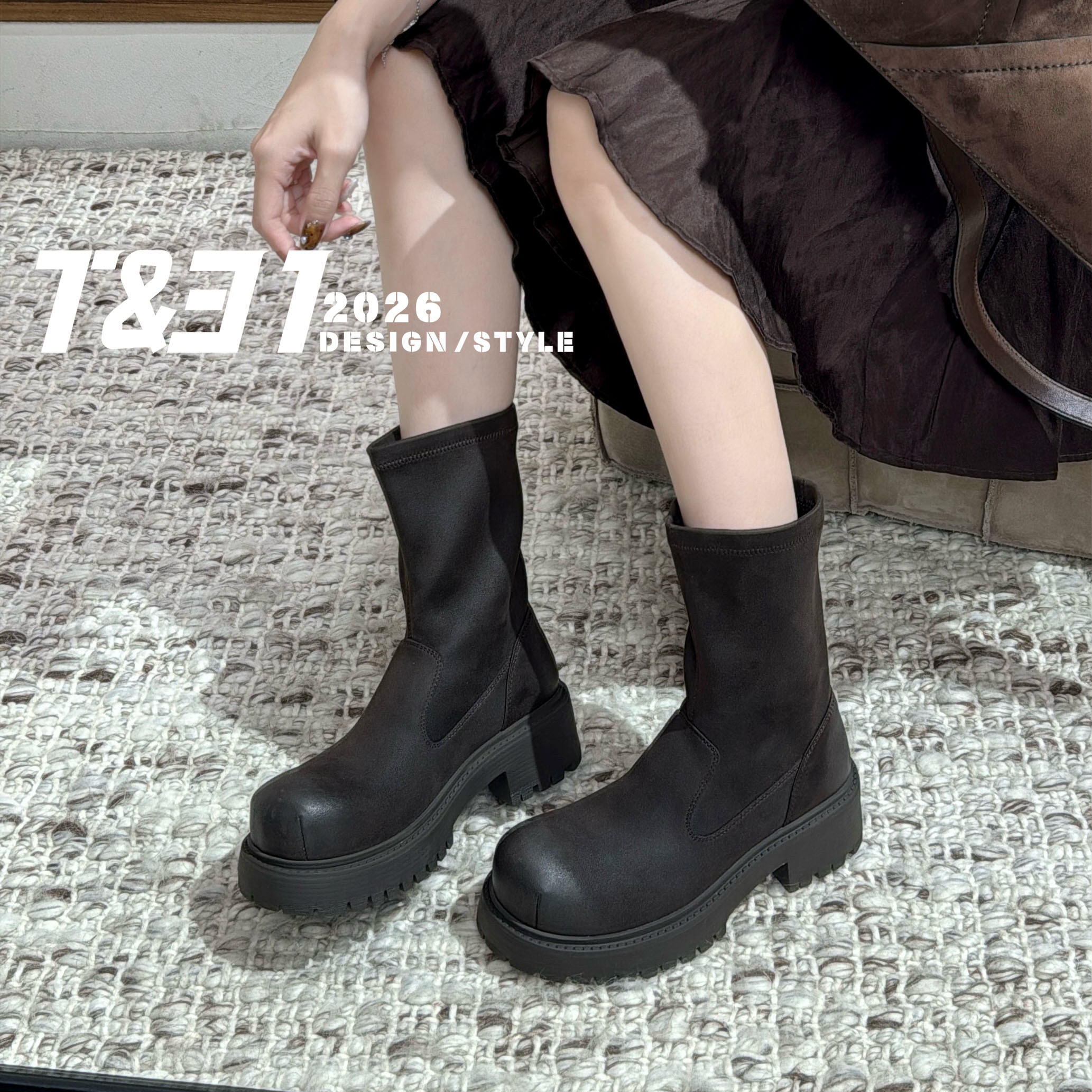 T31女鞋轻奢秋冬季经典英伦风弹力靴2026时尚显瘦粗跟圆头瘦瘦靴图片