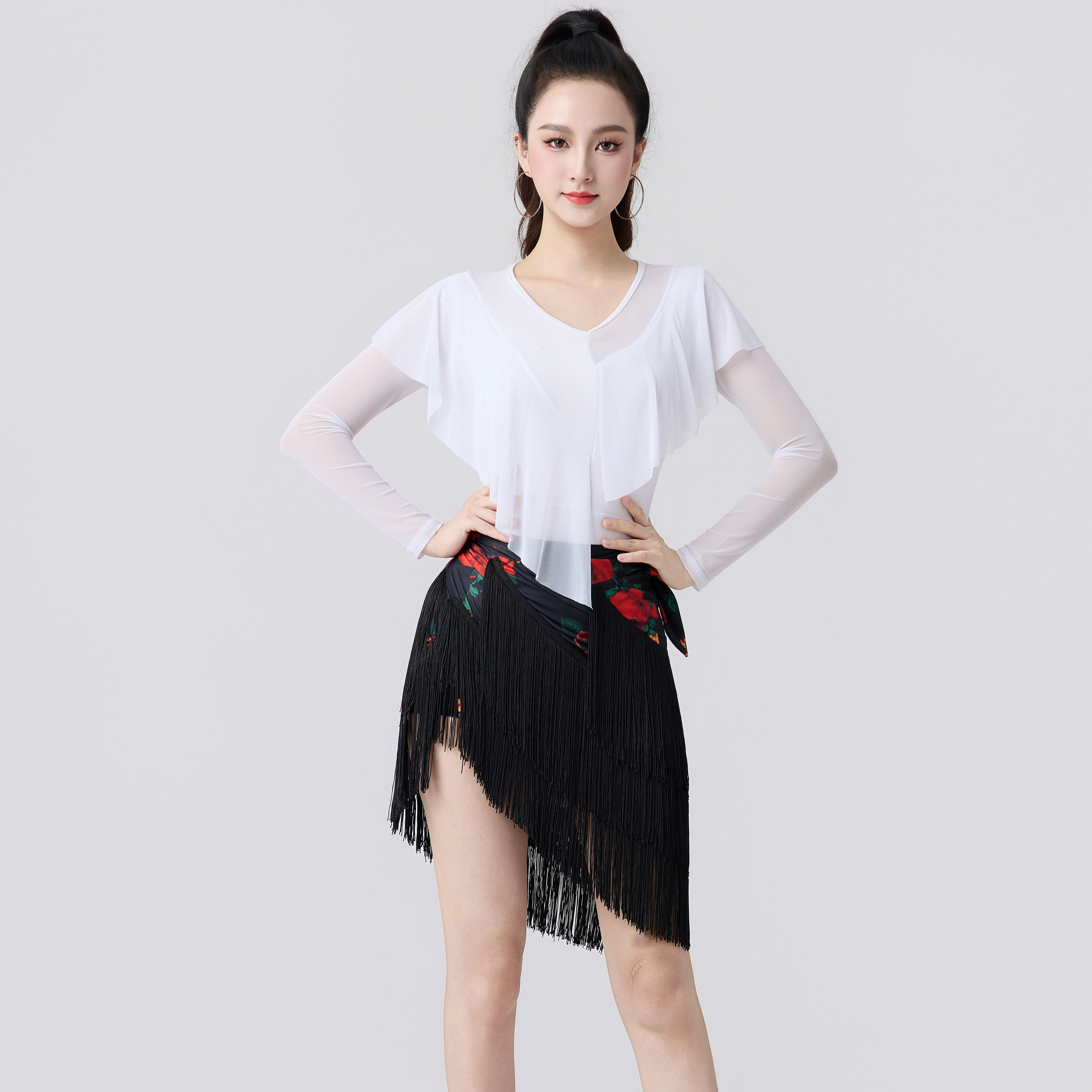 拉丁舞套装女新款流苏性感短裙白