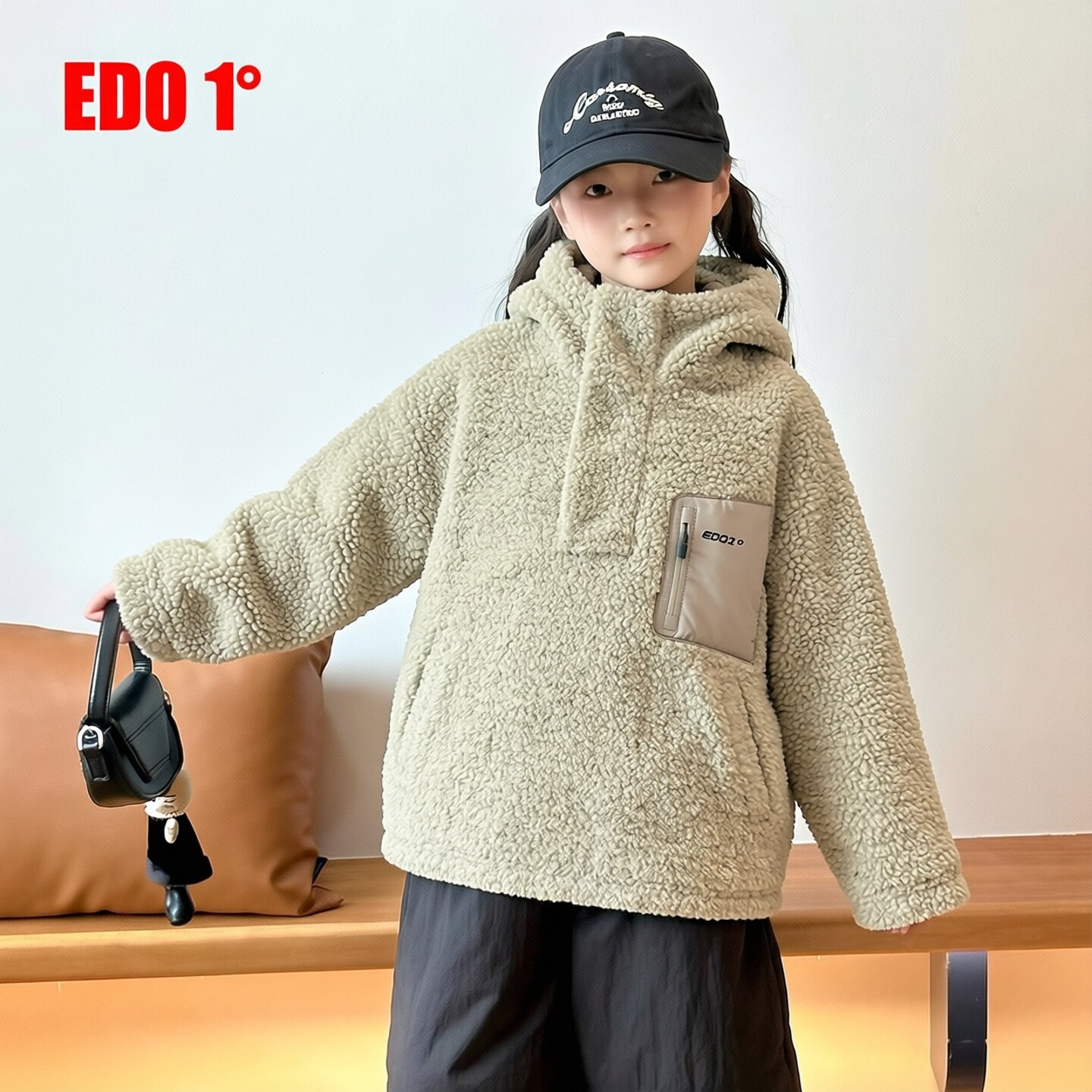 edo一度童装冬连帽加绒套头外套