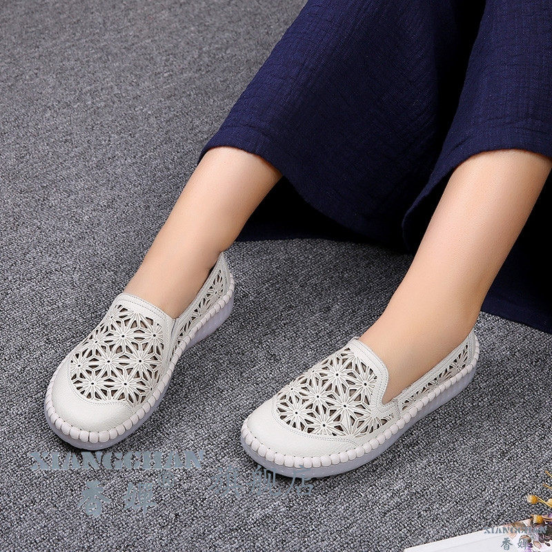 新款透气韩版软底洞洞鞋中老年孕妇妈妈单鞋厚底手工女鞋防滑凉鞋在类目 女鞋, 凉鞋, 洞洞鞋中 - 来自Buy2taobao.com提供专业的淘宝代购服务