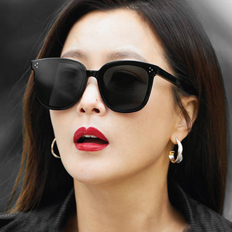 镁作新款米钉太阳镜女方形网红太阳眼镜专柜脸大时尚墨镜明星同款