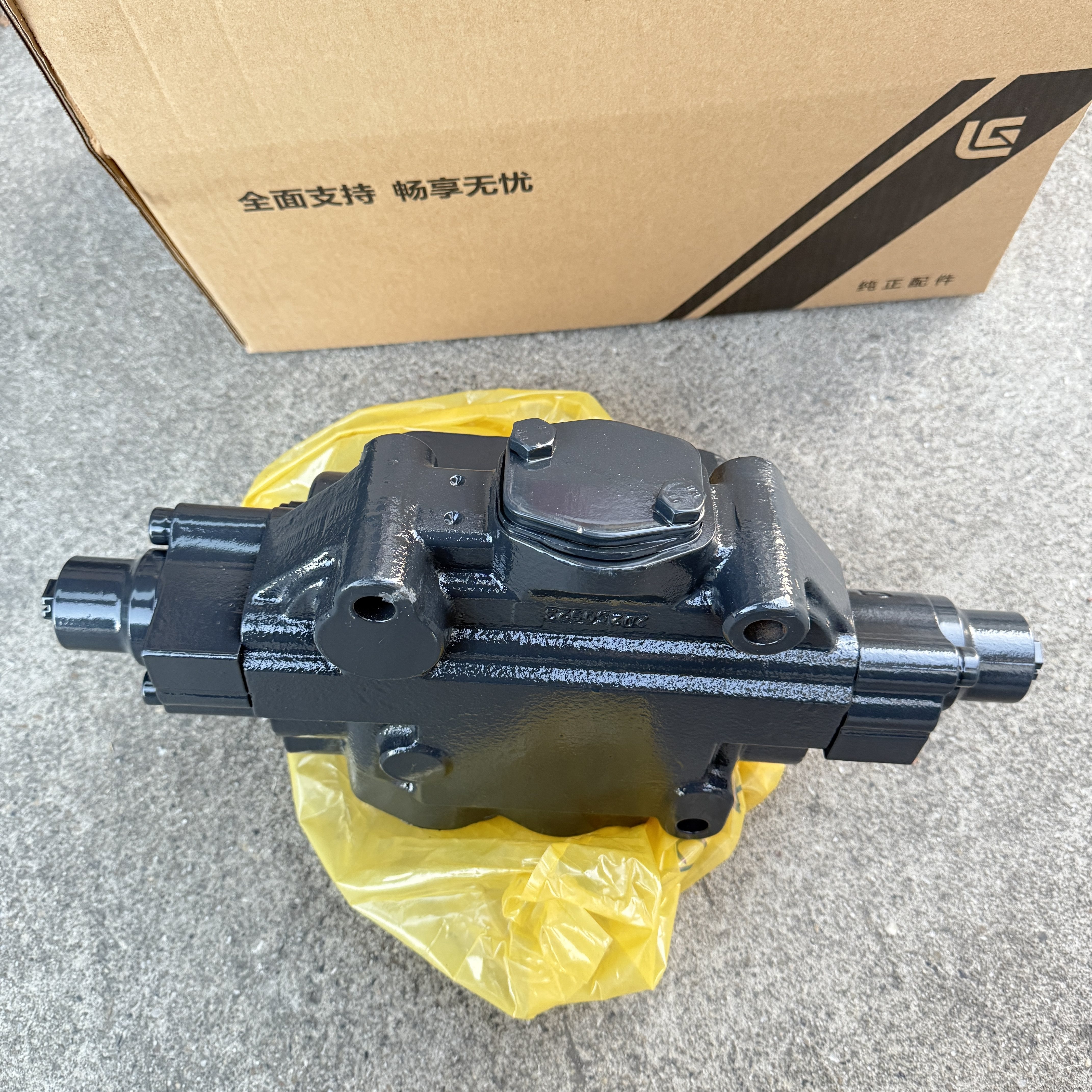 柳工装载机856H 856T 862H 866H 870H 886 890流量放大阀61C1830