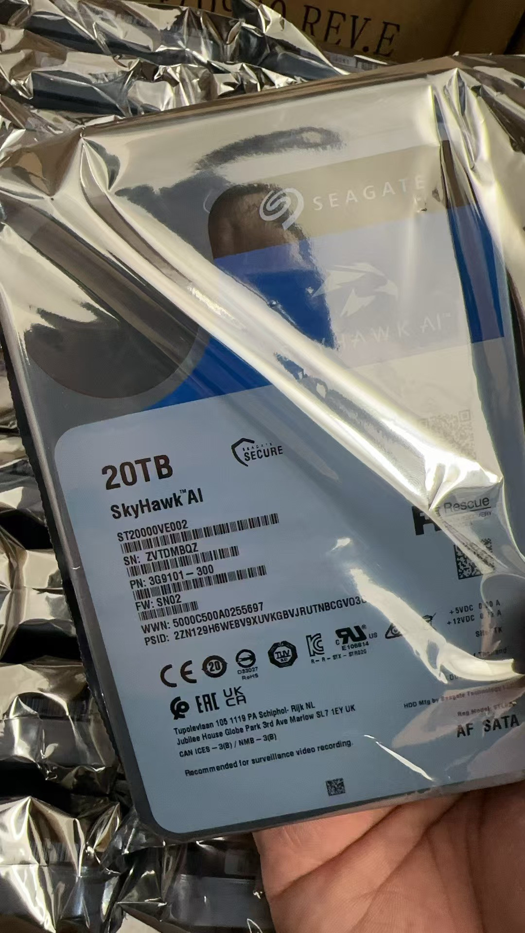 希捷酷鹰20t电脑硬盘台式监控专用盘3.5寸机械盘ST20000VE002