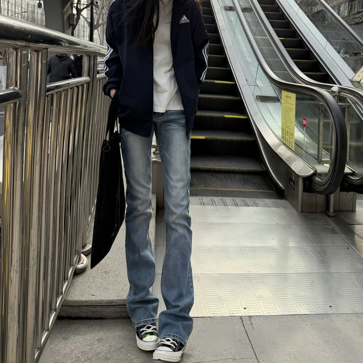 微喇高街蓝牛高弹力牛仔裤子男女图片