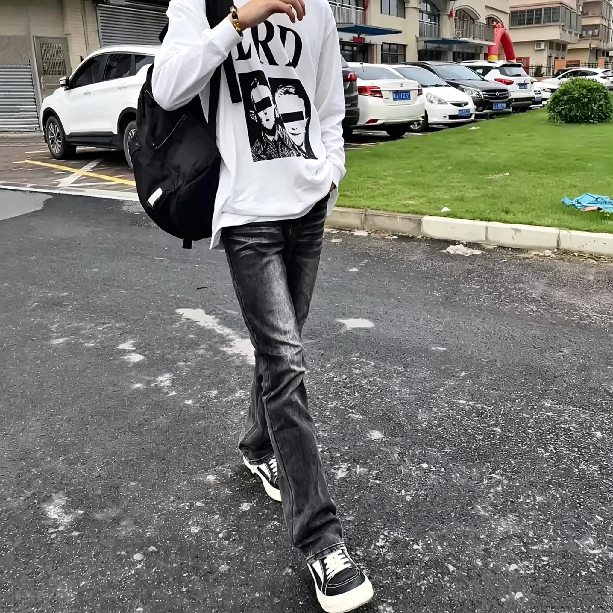 黑灰质感微喇弹力修身牛仔裤子男图片