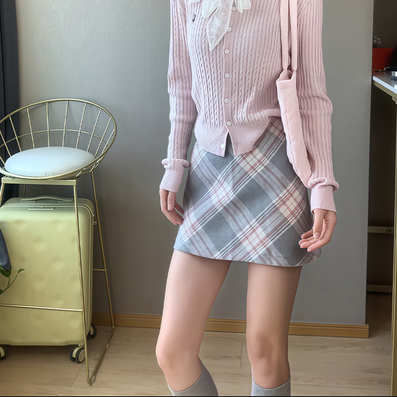 粉色毛呢格子半身裙女秋冬季2025新款高腰显瘦a字小个子包臀短裙