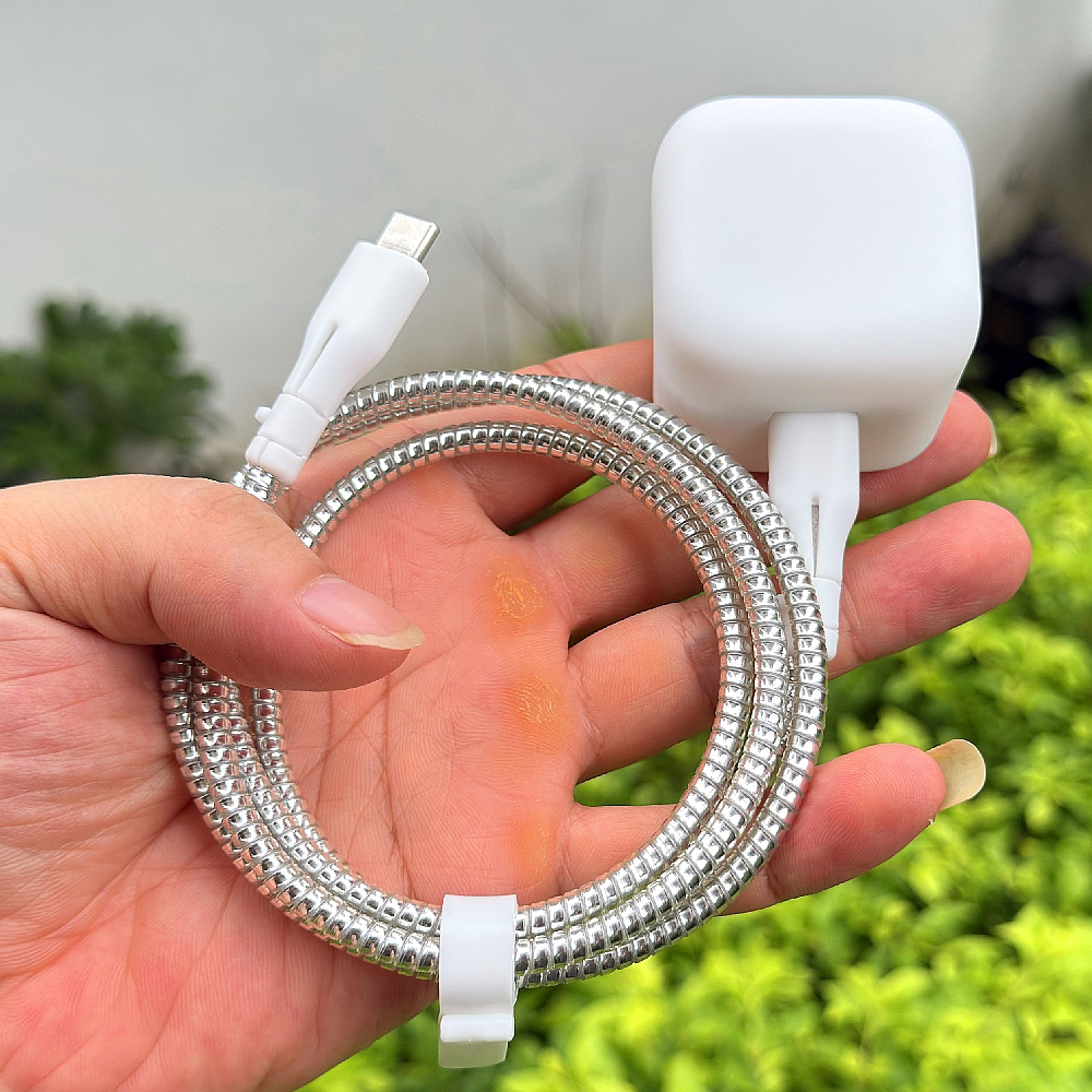 适用苹果16 17promax 40W动态充电器保护套iPhone15pro数据线绕绳