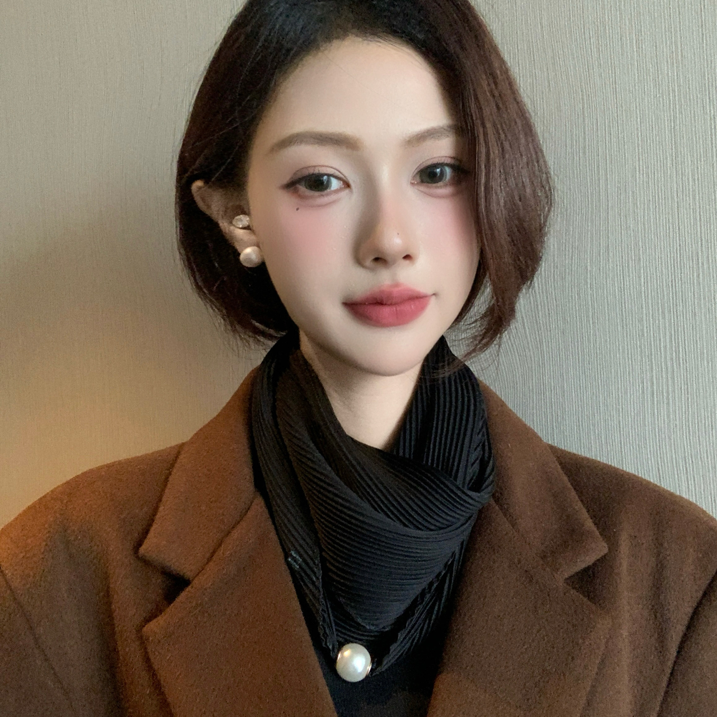 压皱纯色磁吸扣珍珠项链丝巾女冬