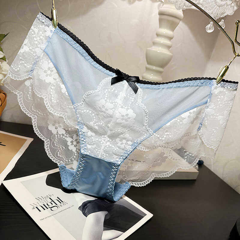 轻奢时尚绣花蕾丝内裤女士性感中低腰亲肤舒适三角裤新品底裤裤头