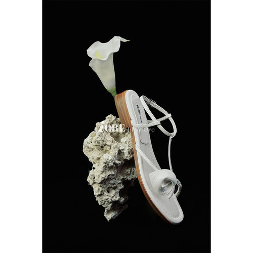 IORE理想矿石雅致马蹄莲平底凉鞋