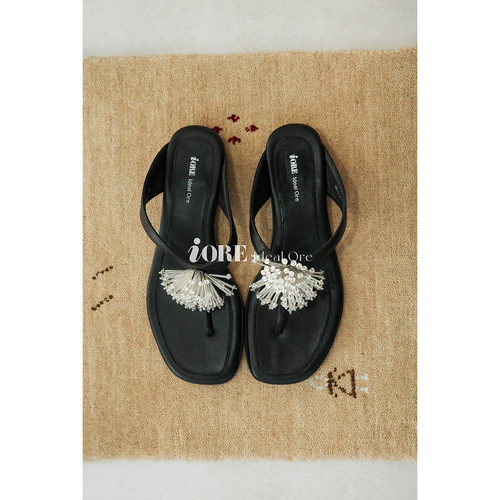 IORE繁花晶体平底夹趾人字拖鞋