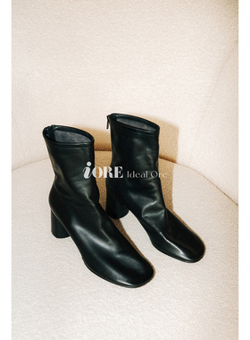 IORE理想矿石设计师原创 没有中缝的袜靴 柔软牛皮圆柱形粗跟短靴