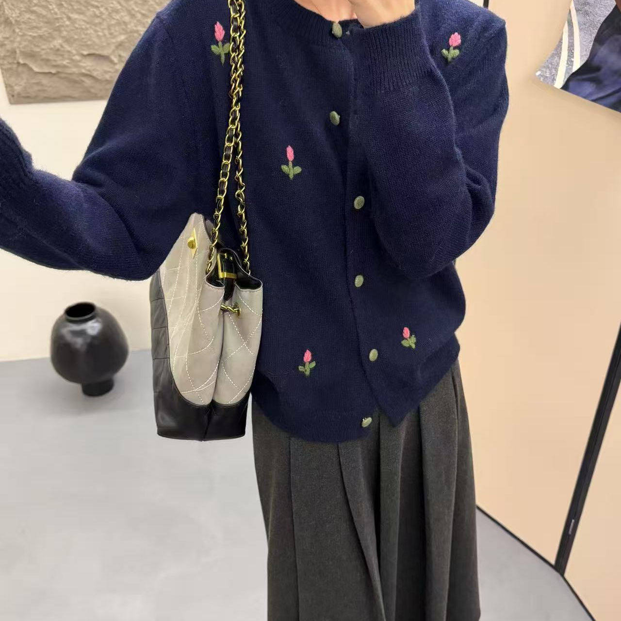 韩版浣熊兔毛针织衫圆领绣花秋冬圆领开衫长袖外套宽松显瘦女毛衣
