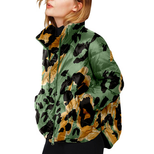时尚绿色印花冬季羽绒服女短款2022年新款豹纹立领加厚保暖外套