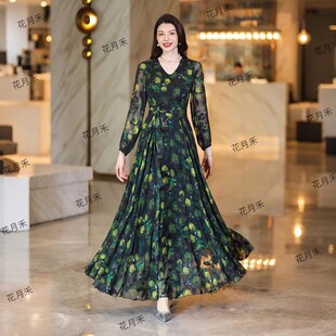 2025年春秋冬V领印花连衣裙收腰显瘦长裙妈妈款短款小个子沙滩裙