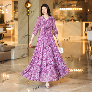 2025年春秋冬V领印花连衣裙收腰显瘦长裙妈妈款短款小个子沙滩裙