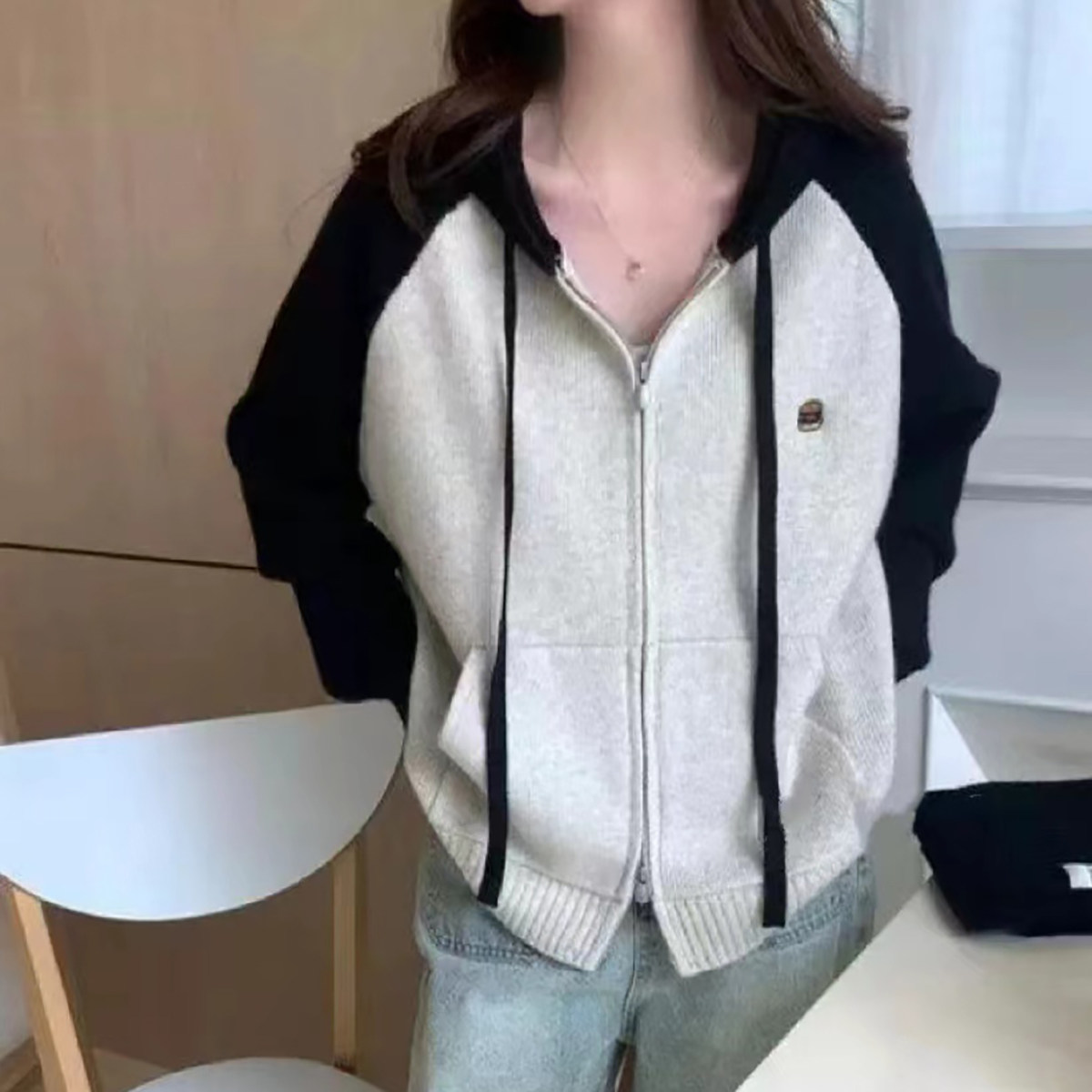 连帽休闲宽松刺绣口袋毛衣女外套