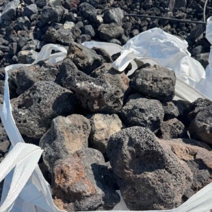 黑色大块火山石生态鱼池假山造景锦鲤鱼池火山岩草缸造景过滤