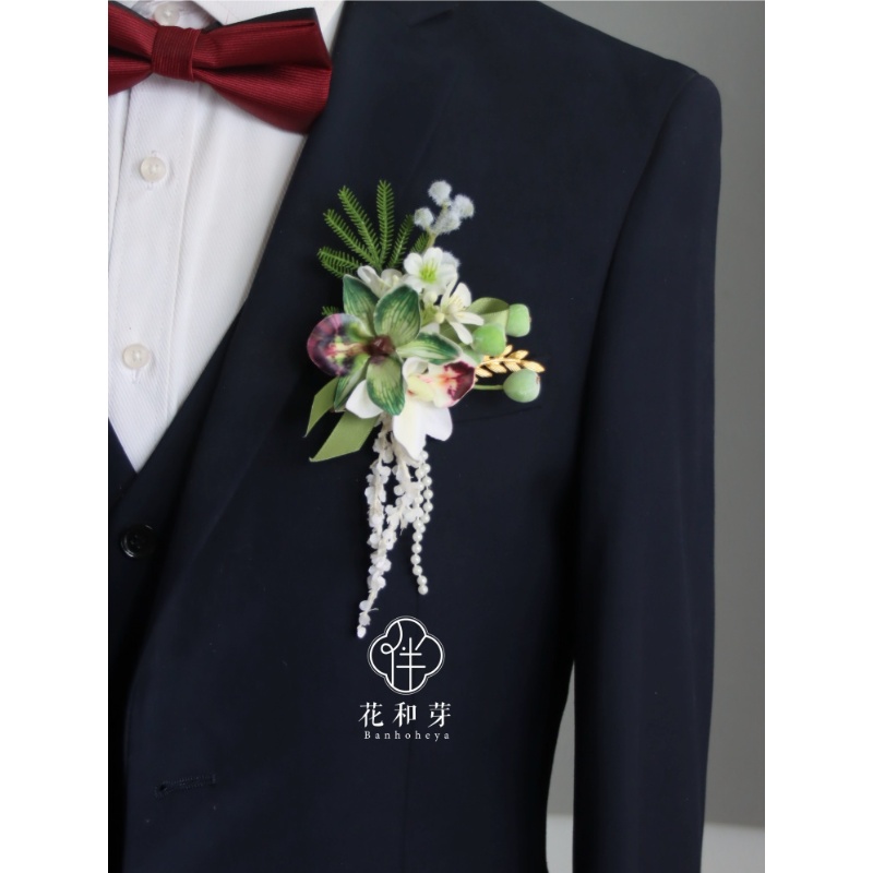 原创 高级感白绿惠兰花商务结婚胸花新郎伴娘姐妹团表演手腕花