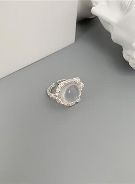 【厂家批发】镀S925银法式质感纹理白水晶开口戒指女仿月光石指环