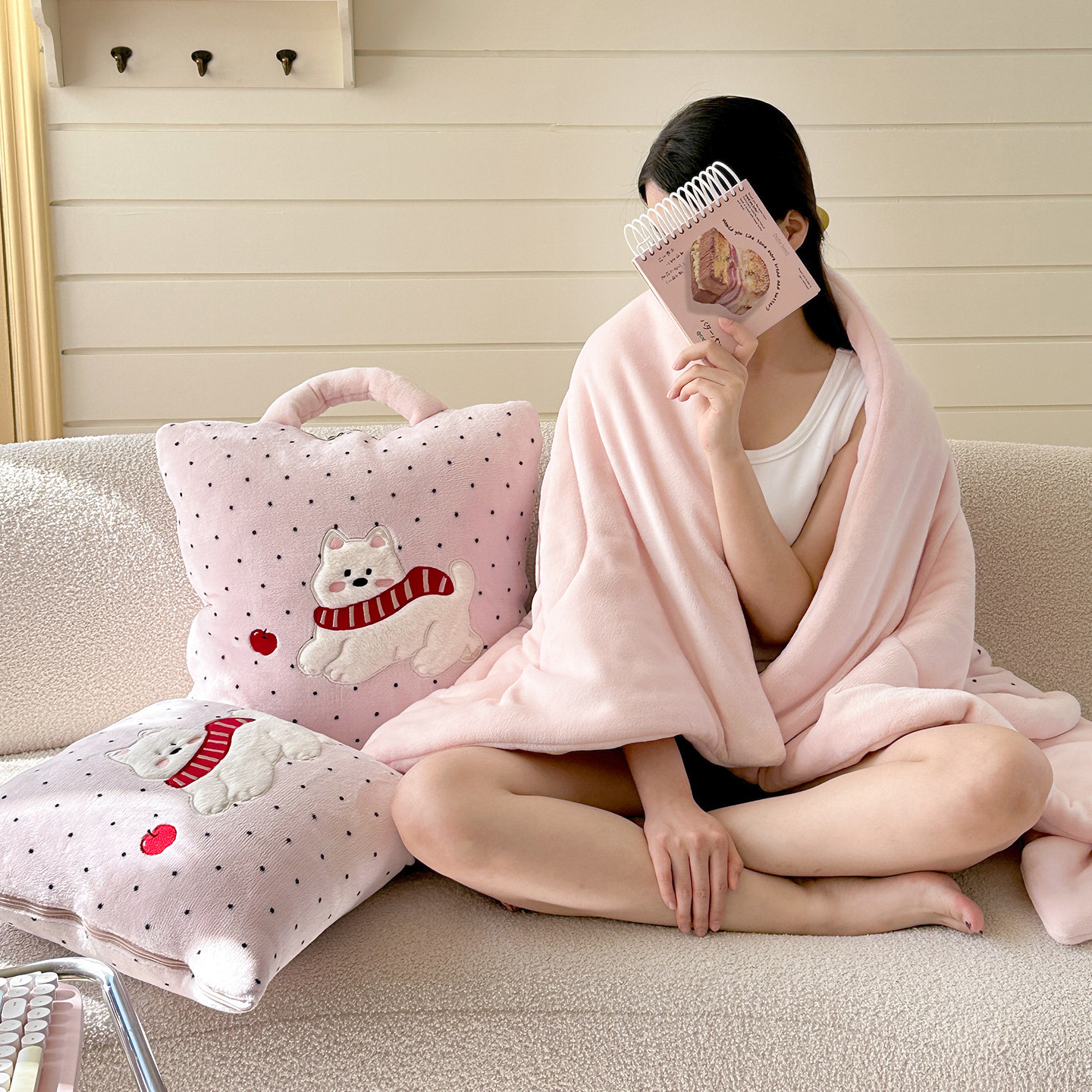 可爱卡通抱枕被子两用二合一手提式车载靠垫办公室午睡毯子枕头被