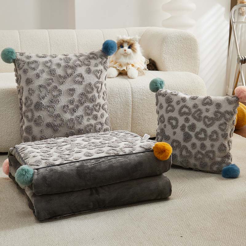 抱枕被子两用二合一2025新款汽车载靠枕头被办公室午睡毯子空调被