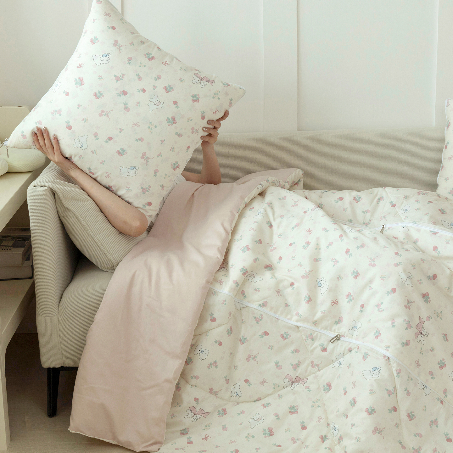 纯棉少女心抱枕被子两用可折叠车载靠枕办公室午休毯空调被二合一