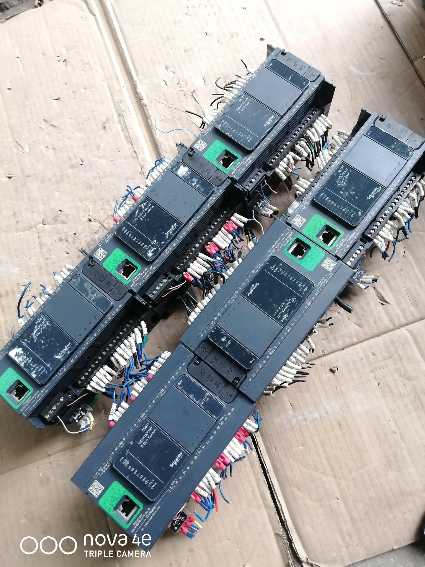 施耐德PLC主机TM241CEC24T拆机实物拍摄，包邮包好