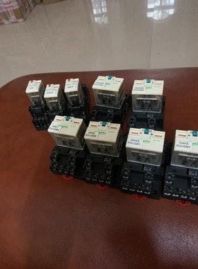 施耐德中间继电器 RPM41BD (24VDC) 有6个 ×