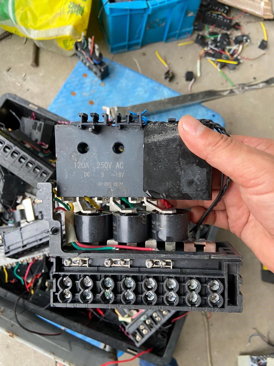 大电流磁保持继电器拆下来200多斤银触点、实物实拍、所见即所