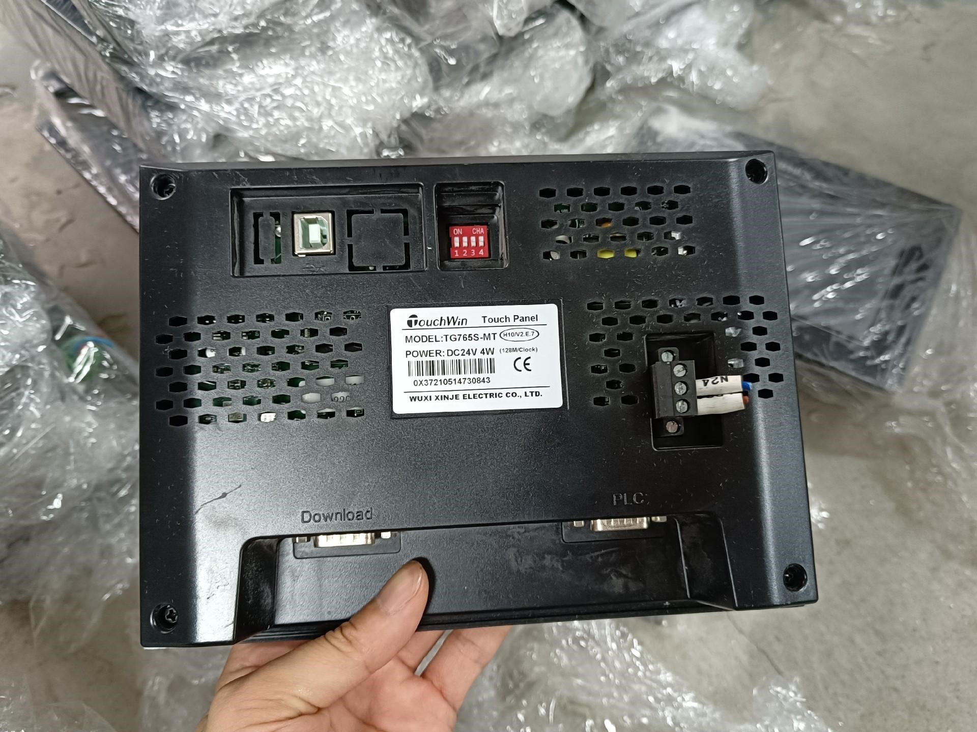 信捷触摸屏 TG765S-XT/TG765G-ZT，成色漂亮