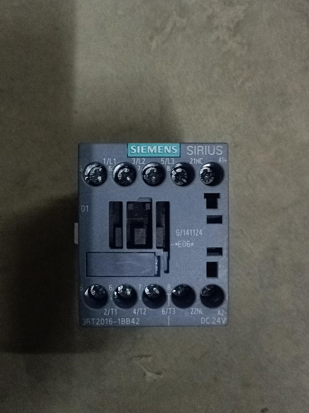 正品西门子接触器3RT2016-1BB42，拆机下来的