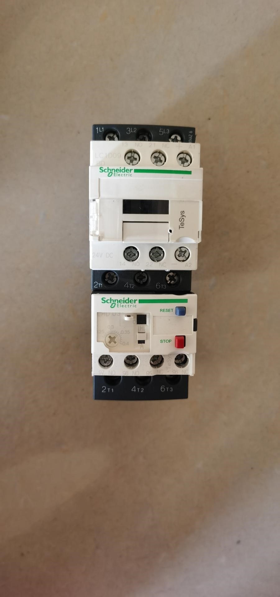 施耐德直流LC1D09BD接触器9成新法国进口