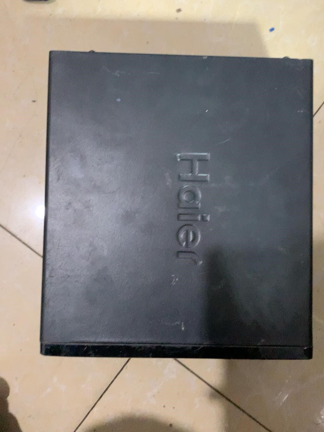 海尔m102视频播放器，硬盘还在机内。功能正常，无其他配件，