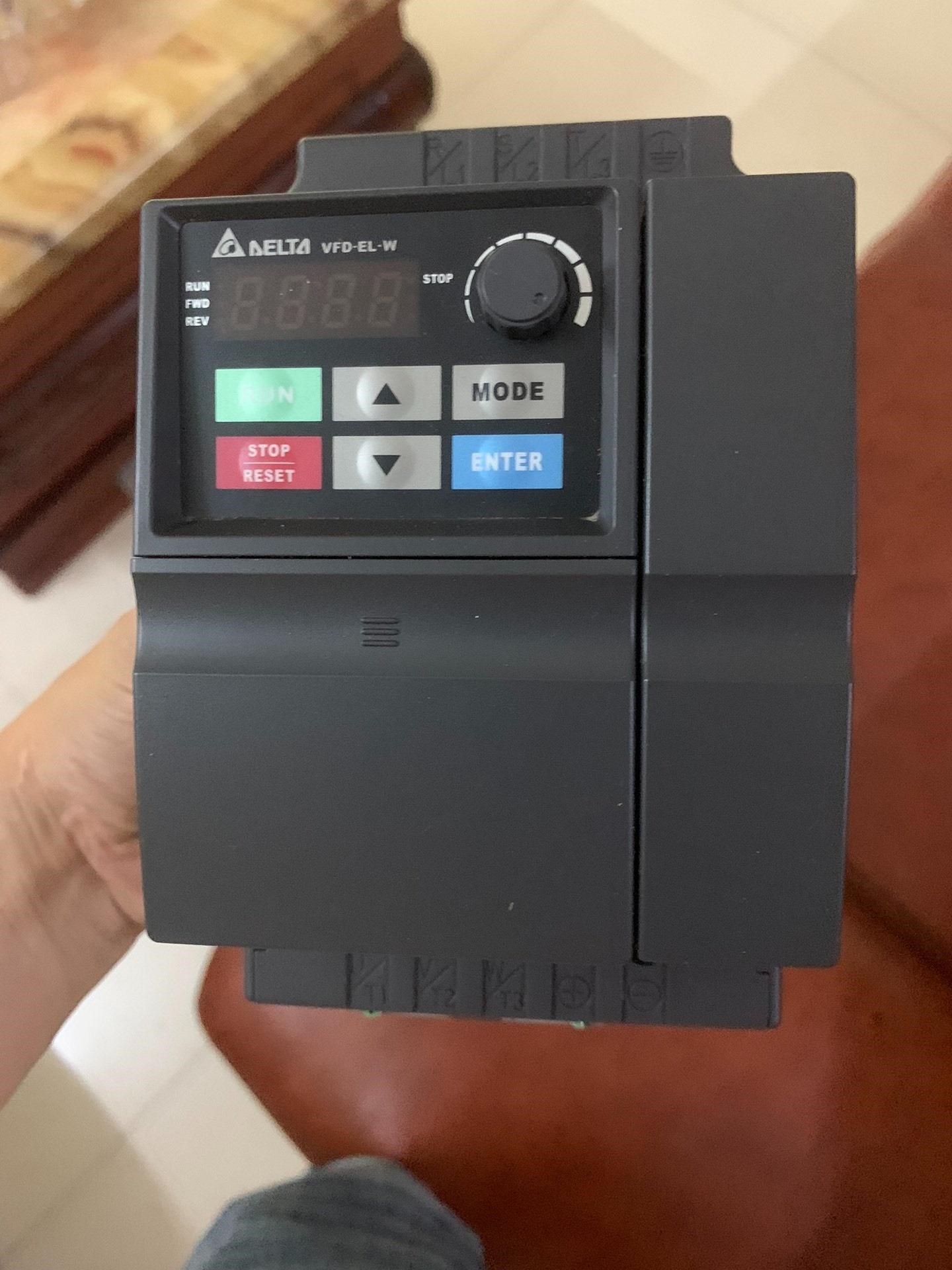台达变频器VFD015EL21W （1.5kw）一台 成色新