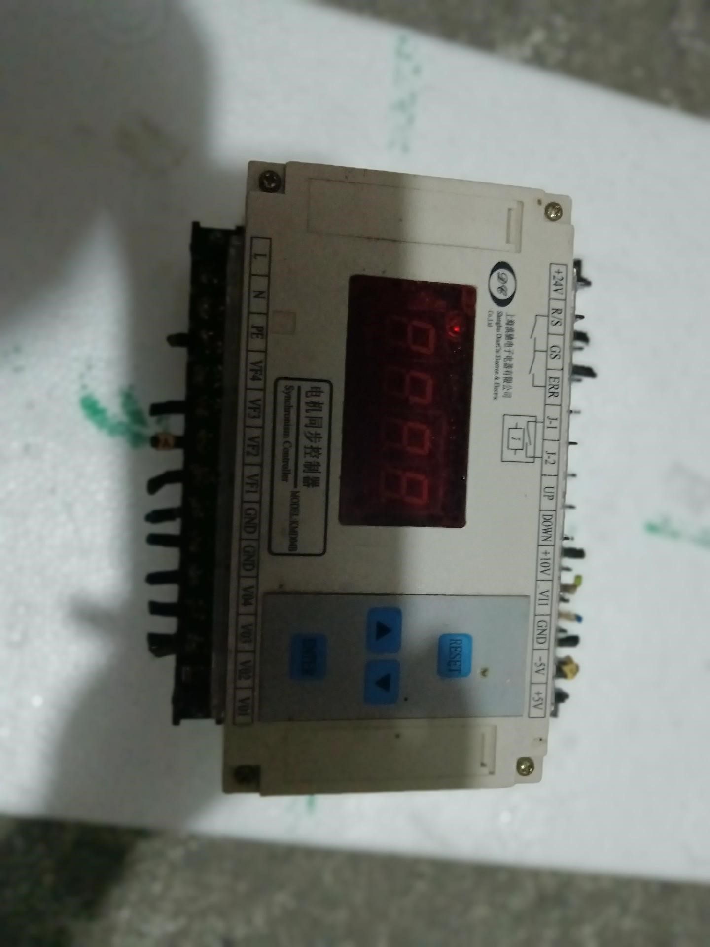 电机同步控制器KMD04B。