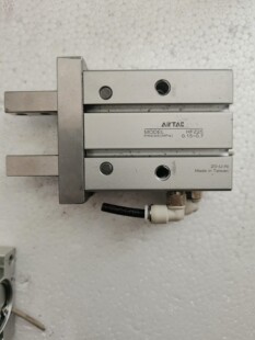 亚德客气动手指气缸夹爪HFZ25平行加长爪拆机配件共有三个成