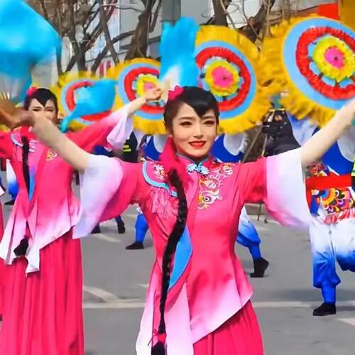 陕北榆林绥德秧歌服展演表演服装女飘逸开场舞过大年扭秧歌演出服